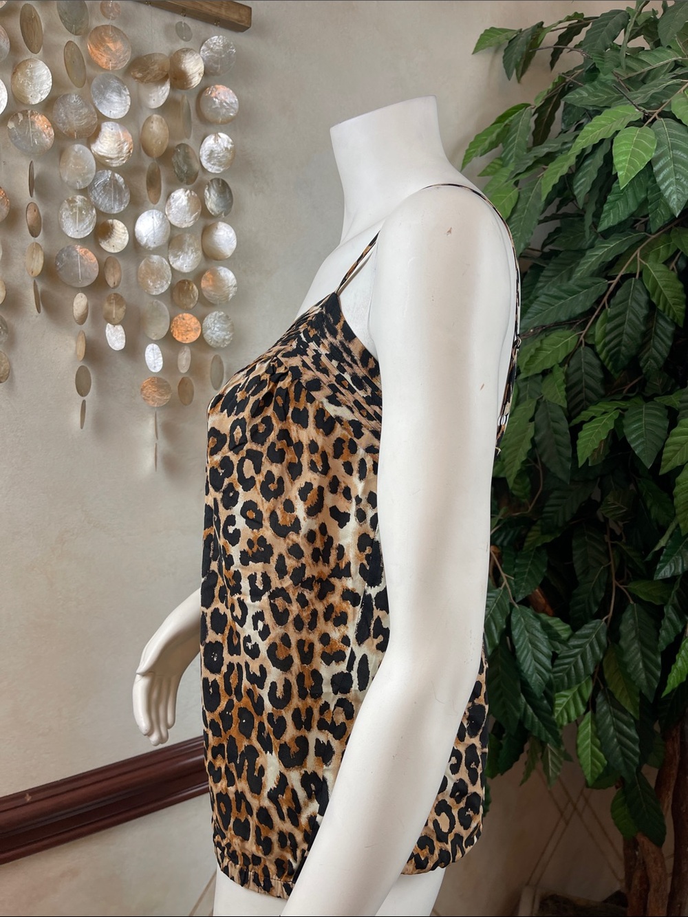 EXPRESS LEOPARD PRINT PLEAT DETAIL TOP - Picture 6 of 11